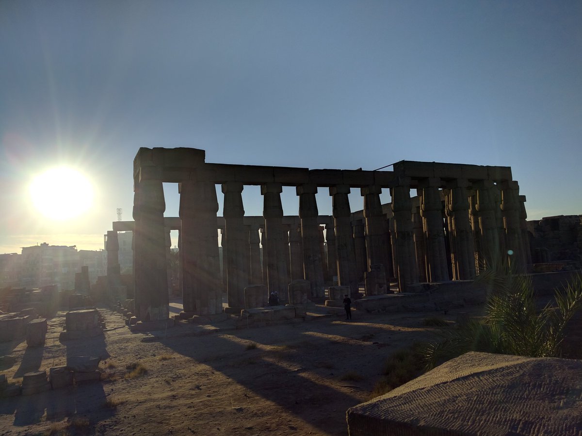 Lobna_Hassan's tweet photo. Getting ready for #LuxorRun with @CairoRunners  #RunningThroughHistory https://t.co/zFlGYv4lFM
