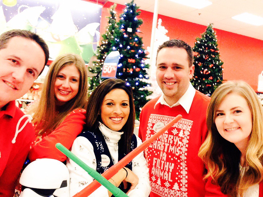 The holiday awakens at T853! Team recognition #bestteaminretail <a href="/angel_yanke/">Angel</a> <a href="/ginajoosten/">Gina Joosten</a>