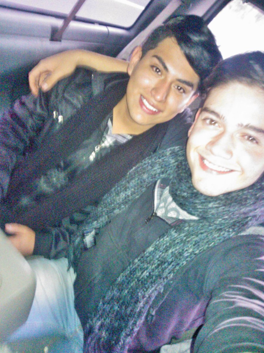 Pedriky_'s tweet photo. #HBDRickyBeck que te la pases de lo mejor te mando un fuerte abrazo! Te extraño amigo! @SoyRickyBeck 🎈🎉🎈🎉🎁🎉🎈🎉🎁🎉🎈 https://t.co/ms6oWS0Yv1