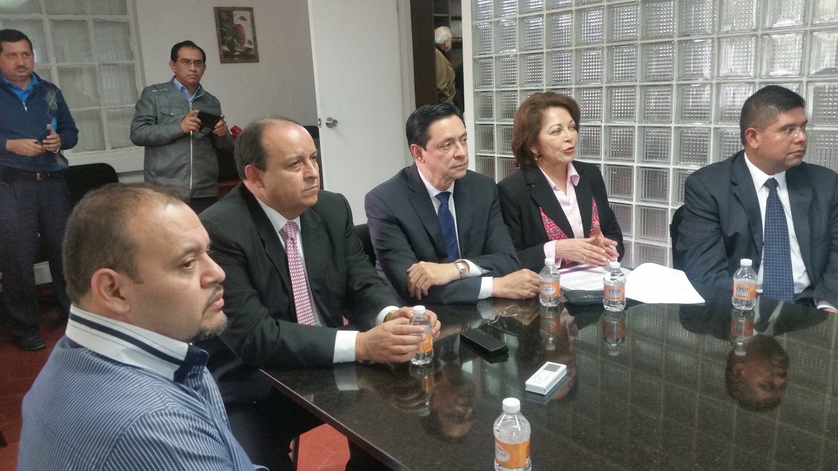 SUTCECYTENL's tweet photo. Entrega de recepción al nuevo Director del CECYTENL, Dr. Jorge Castillo Villareal. (Estando  el Comité Ejecutivo) https://t.co/ARqe75XBw8