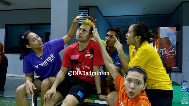 INABadminton's tweet photo. Masita, Riky, Alfian, Gloria dan Melati #RandomPhoto https://t.co/hTEPh4uacl