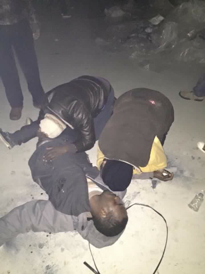 Tear gas being used by #Jordanian police against peaceful #Sudanese protesters after 2 days of #detention #refugees