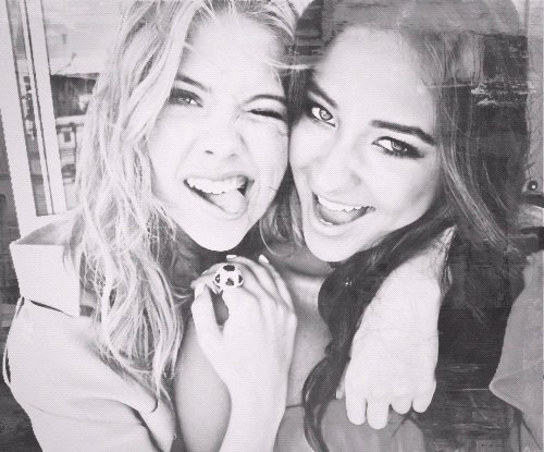 *Buttahbenzo lover*
HAPPY BIRTHDAY ASHLEY BENSON 