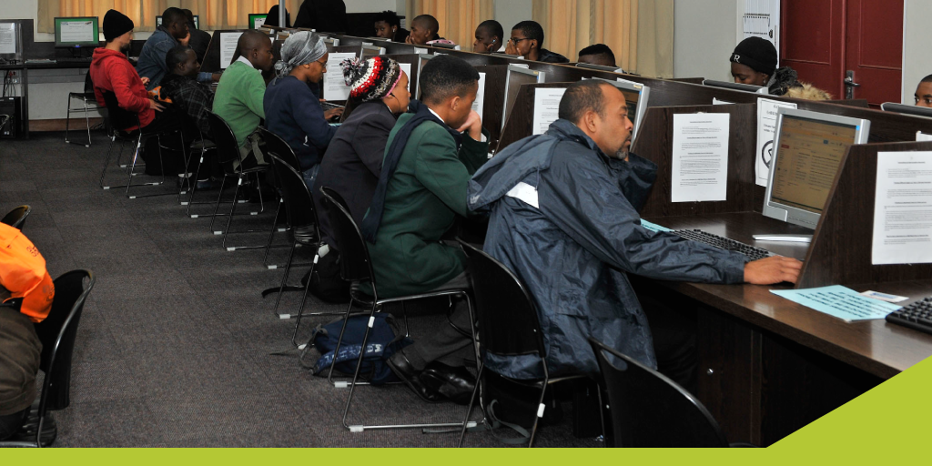 CityofCT's tweet photo. The SmartCape initiative ensures free access to basic information for all: https://t.co/H4DlGd8cIT https://t.co/djXioNdEhP