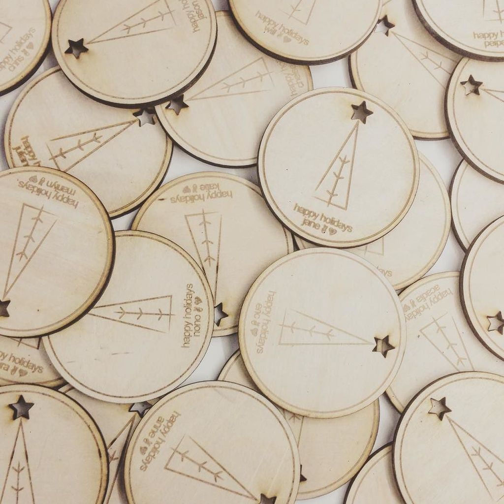 nottinbutaig's tweet photo. Designed and made these coasters/ornaments for my wonderful teammates! #techshopsf #lasercut #woodworking by wucy https://t.co/qTwkeTC7AM