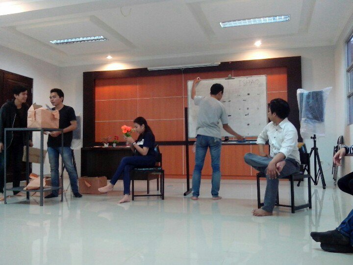 DPHMJ_Psi's tweet photo. Yuk yuk merapat ke aula lt.1 halimun. Penghitungan suara sebentar lg akab berlangsung @HMJPsikologiUNJ https://t.co/DUYqj3TFEt