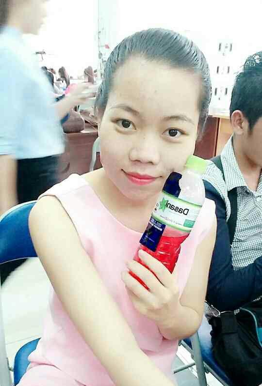 lethido6489's tweet photo. Uống gì mà bị nhìn thế? https://t.co/ww5NhzvvZP