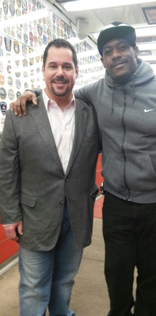 K_Boston2Philly's tweet photo. One cool dude much love! @GenosSteaks https://t.co/yqSKKaQ2fb