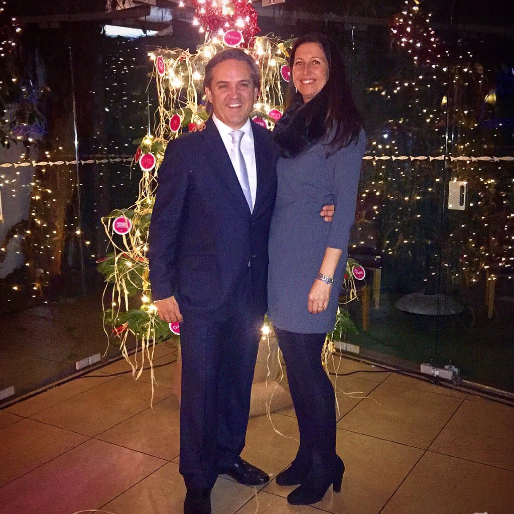 AntonioJordan's tweet photo. Festón  de Navidad del @clubmoddos con regalos para todos. #feliznavidad #moddos #clubmoddos https://t.co/xfE7YUhT47