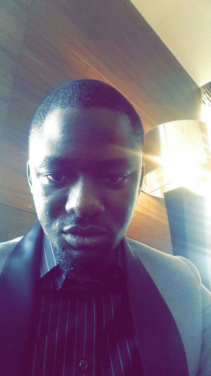DemolaExpoze's tweet photo. #MeanwhileonSnapchat https://t.co/1fJhnSdAPh