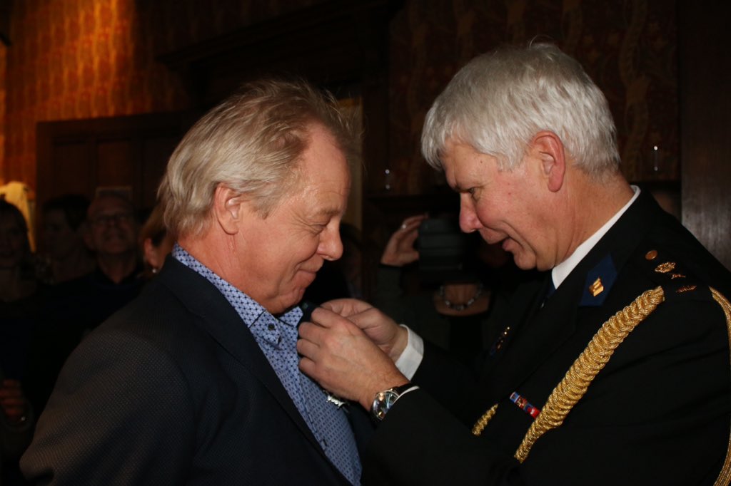 BBMHaaglanden's tweet photo. Henk van Essen mocht mij gistermiddag de benoeming tot Ridder in de Orde van Oranje-Nassau uitreiken. https://t.co/I5N5J7ngsu