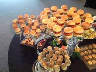 _atrezza_'s tweet photo. @_atrezza_ le ofrece servicio de Catering para cualquier tipo de evento. ¡Pídanos presupuesto sin compromiso! https://t.co/pl4OQRVwzD