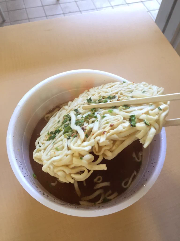 どん兵衛 10分 謝罪