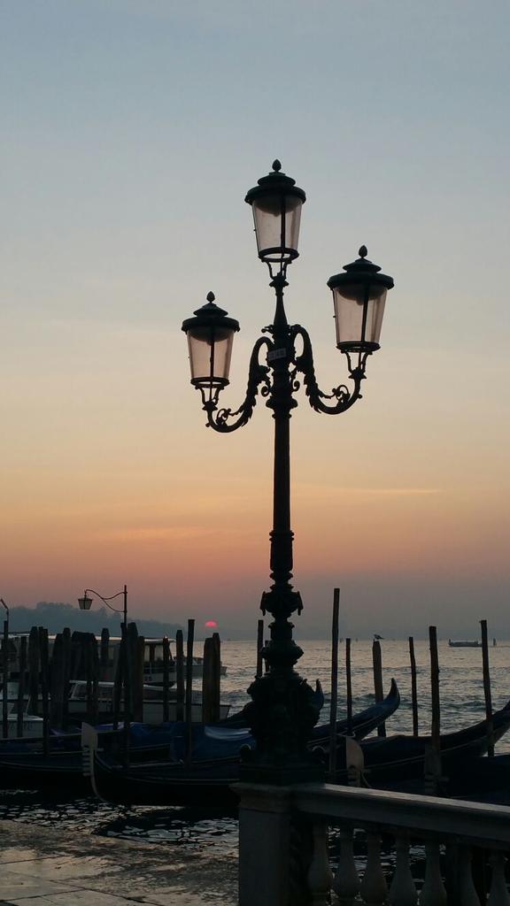 Bonjour #Venise Bonjour #Delapenne Welcome #naveDurandDelapenne @ItalianNavy #Venice #Venezia #18dicembre2015