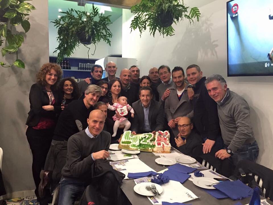 42KappaRunning's tweet photo. Belle serate #42kappa, tra mangiate, premi, amicizia e infinita passione per la corsa! @runlovers @SalernoRunner https://t.co/FbGsdVLVAI