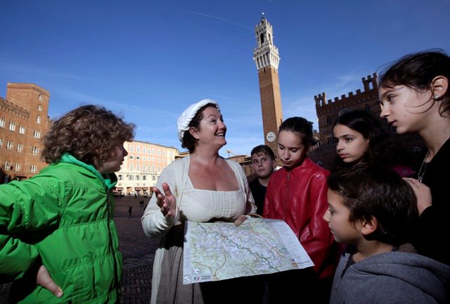 #SienaFrancigenaKids is the event for small pilgrims in #Siena every Saturday. Read more: bit.ly/1Ykj5Z5