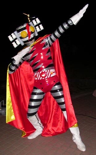 カドロ Pa Twitter なんか電線マンが超神ビビューンに似てる気がしてきた T Co 0ovlxmazfl