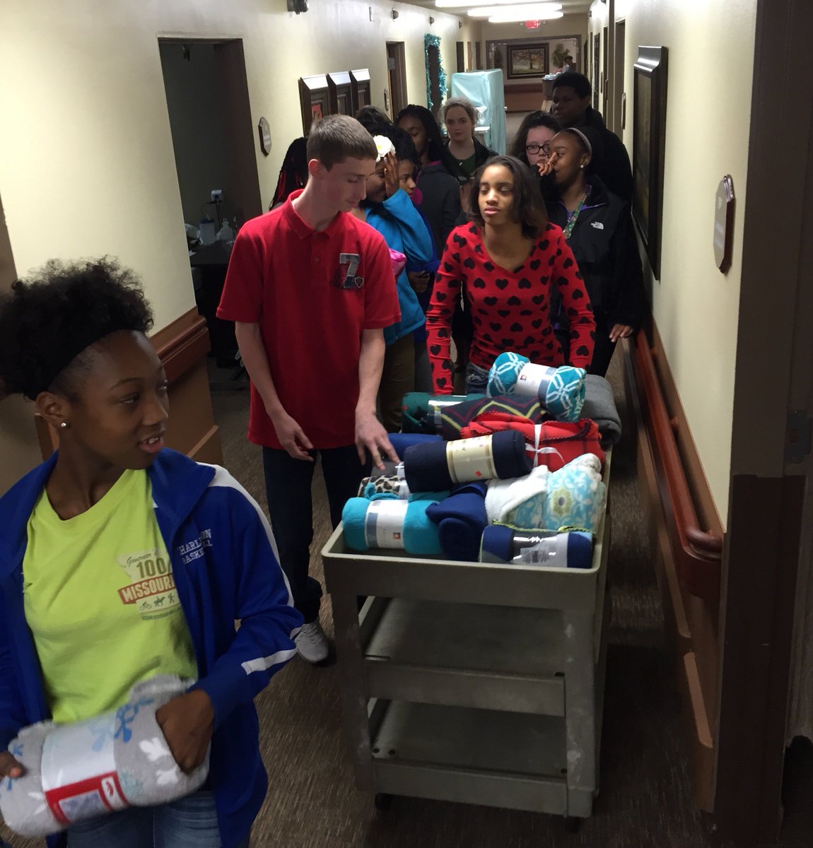 CharlestonR1's tweet photo. CMS Beta Club students had a great time delivering blankets at Charleston Manor yesterday! #CMSBeta #TisTheSeason https://t.co/z6EG5DtJEQ
