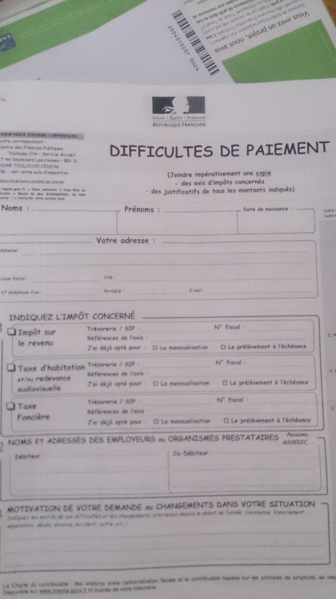 DanyCaligula's tweet photo. En France, quand vous êtes pauvre, vous devez en + vous humilier en remplissant des formulaires en Comic Sans. https://t.co/Vvh98K5Fph
