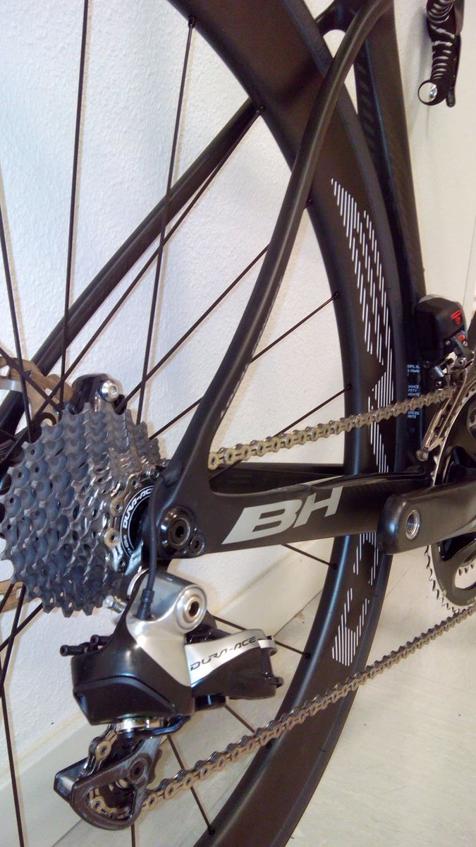 Ciclismoafondo_'s tweet photo. ¡Qué ganas de probar la nueva BH G7 @bh_bikes con frenos de disco! En el número del próximo mes os contamos más. https://t.co/BDfTLnxLCn