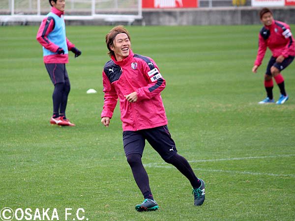 セレッソ大阪オフィシャル 自主トレの最終日の今日 最後の舞洲で楽しそうにミニゲームをする楠神順平選手の姿がありました サポーターの皆様へのメッセージも ぜひお読みください T Co Bk1ojnsqk8 Cerezo セレッソ大阪 T Co セレッソ大阪オフィシャル 自主トレの最終日の今日 最後の舞洲で楽しそうにミニゲームをする楠神順平選手の姿がありました サポーターの皆様へのメッセージも ぜひお読みください T Co Bk1ojnsqk8 Cerezo セレッソ大阪 T Co