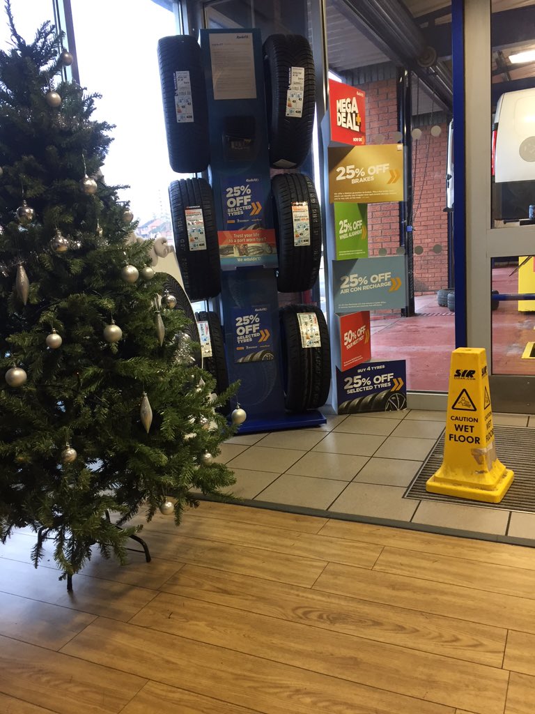 t_harwood1980's tweet image. #kwickfit #tyre #inthequeue