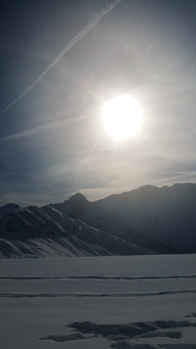 anythinbutjenny's tweet photo. Mountains are my favourite place to think 💗💗💗 https://t.co/F9fxBkYIY1