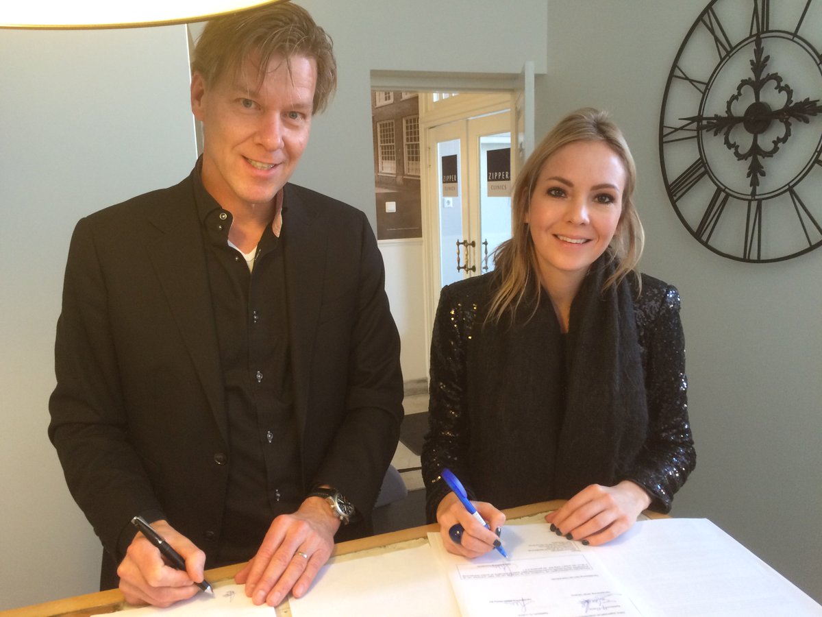 Op naar een mooi nieuw 2016. Gisteren gevierd met tekenen van huurcontract met onze nieuwe huurder @zipperclinics