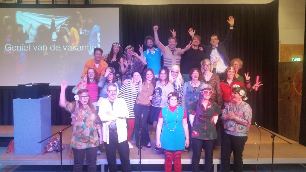 Kerstmusical <a href="/reeshofcollege/">Reeshof College</a> "magnifiek met een zachte M!"
Iedereen is van de wereld en de wereld is van iedereen!