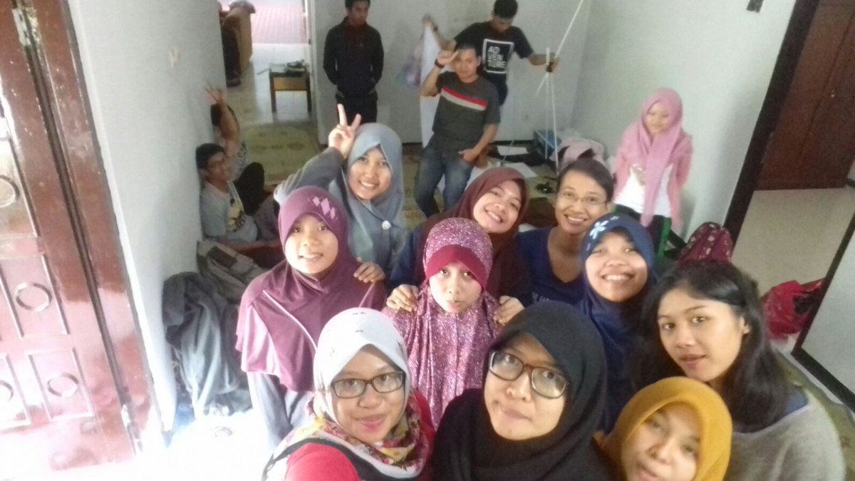 SSChildJogja's tweet photo. Selamat untuk terpilihnya kakak-kakak pengurus harian SSCJ 2015/2016 mari bergerak dan menggerakkan!! https://t.co/m2O0k7jO0K