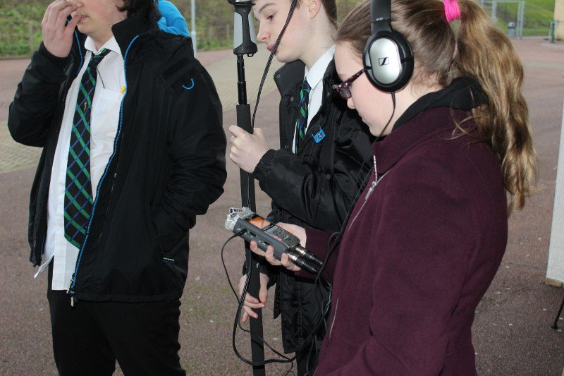 stpaulscomp's tweet photo. S3 film crew outside on a blustery afternoon with Sandie getting to grips with the equipment  @BFI @DigCW2014 https://t.co/Bpy0QbqjSg