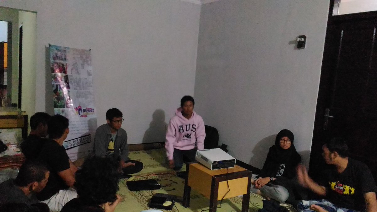 SSChildJogja's tweet photo. Selamat untuk terpilihnya kakak-kakak pengurus harian SSCJ 2015/2016 mari bergerak dan menggerakkan!! https://t.co/m2O0k7jO0K