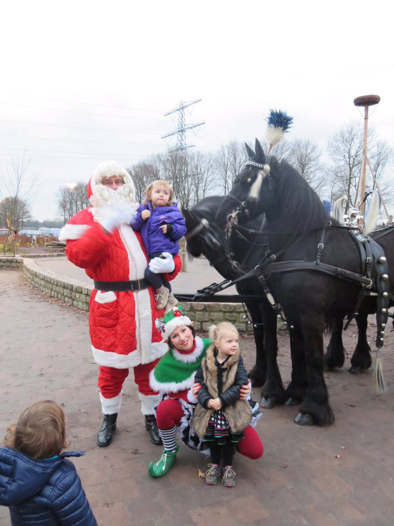 1domijn's tweet photo. Kerstviering @Mondomijn_  met domijn 1 https://t.co/VBJ4UhwRcw
