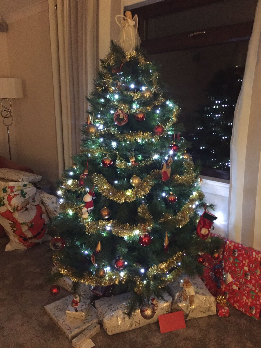 MrsHarleyDHT's tweet photo. My Christmas tree at home #bowhome #bowfestive https://t.co/O4hp6t7BWb