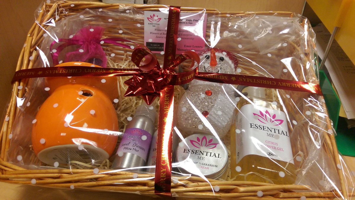 FrancisBoylan's tweet image. We&apos;re live now. Music from The Firesiders. This hamper from @EssentialMeSO &amp;amp; tickets to Sharon Shannon.