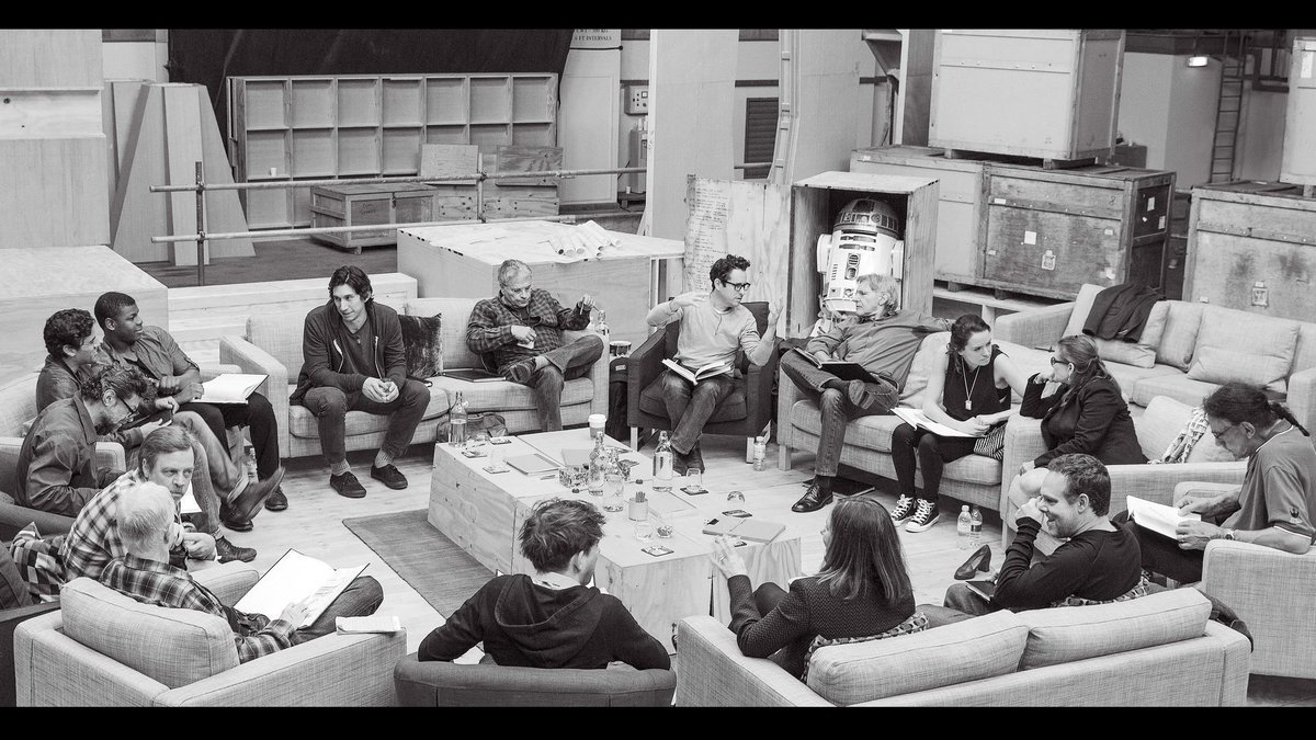 Kindrdapp's tweet photo. Photo of the week #StarWarsTheForceAwakens https://t.co/ZsU9DR7DT4
