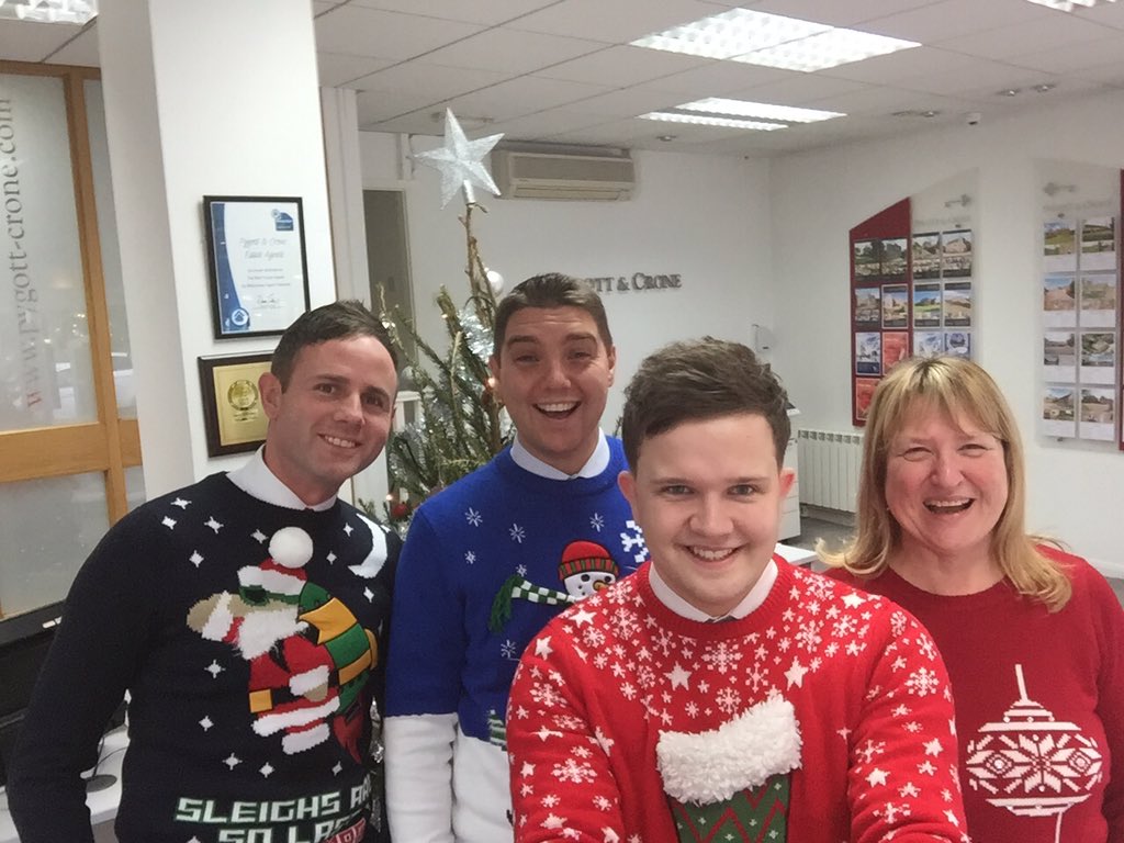 Merry Christmas from <a href="/PygottandCrone/">Pygott & Crone</a> <a href="/RelocationAgent/">Relocation Agent Network</a> #Grantham office #TextSanta 🎅🏻