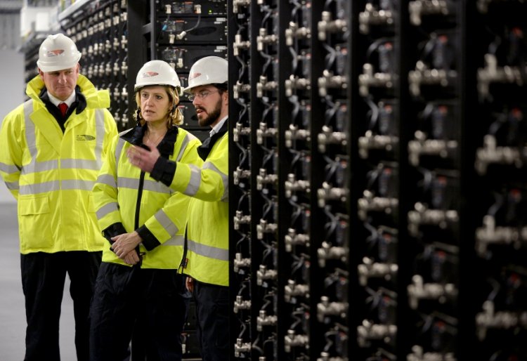 BELECTRIC_UK's tweet photo. UK leaves energy storage out of solar FiT review https://t.co/PQEch8faLj via @pv_tech_storage https://t.co/ks6SZl63Jx