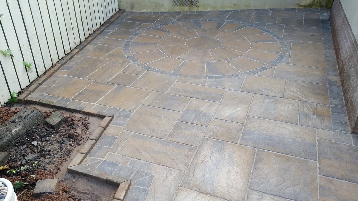 belfastpaving's tweet photo. Tobermore Historic paving 'golden' #tobermore #historicpaving https://t.co/cL5FVBo00M