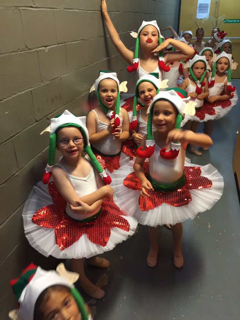 dance_reflect's tweet photo. #backstage #danceintothelight #reflections https://t.co/JkUac4CBSA