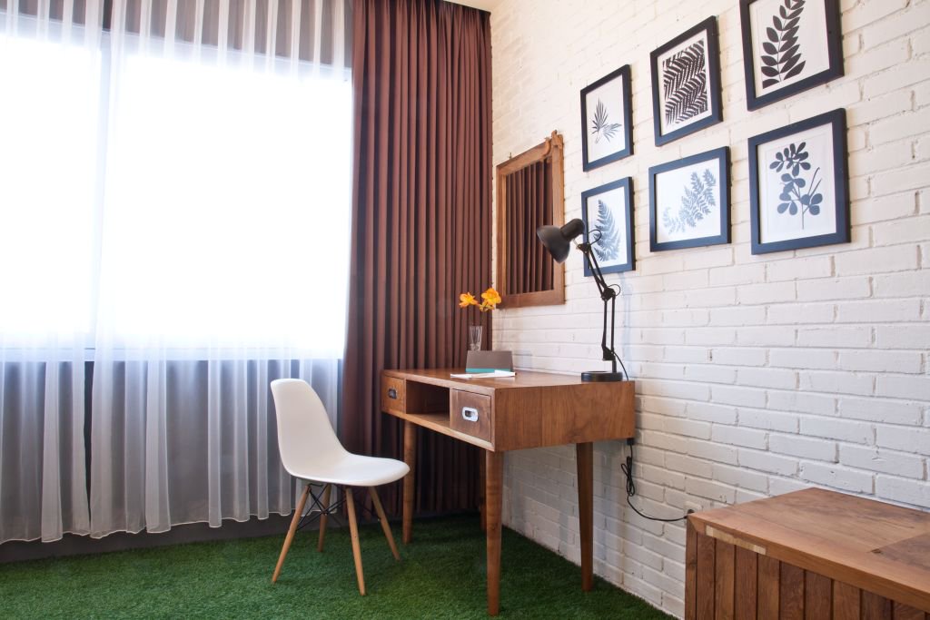 Get the moonlight can eyes contact with you! Only at STEVIE 6 Hotel.