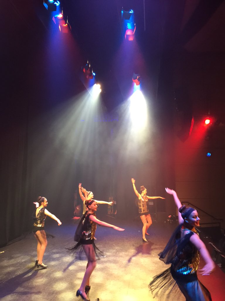 dance_reflect's tweet photo. #backstage #danceintothelight #reflections https://t.co/7z1K1JB317