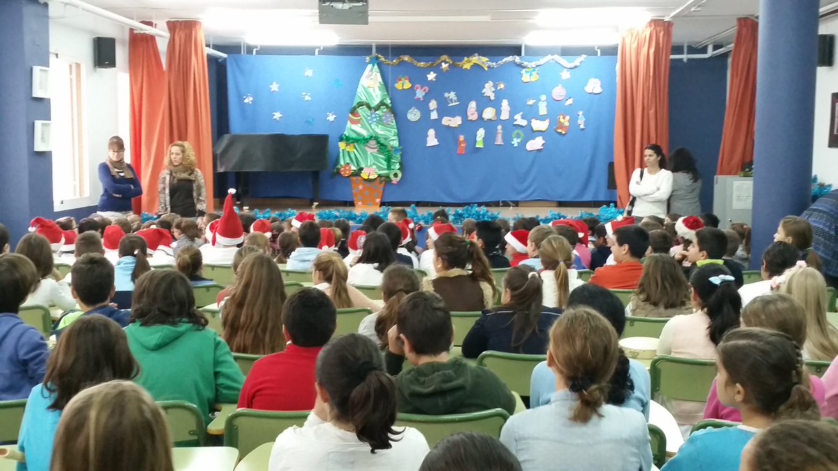 elcano_j's tweet photo. El alumnado preparó esta fiesta con gran ilusión después de haber trabajado duro durante el primer trimestre https://t.co/8jMVpox6iB