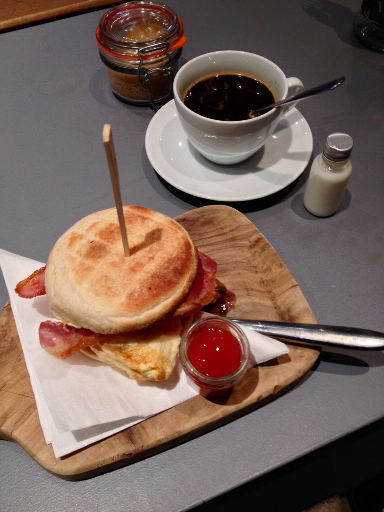 eshcapelo's tweet photo. Breakfast 😛😛 @SaintKitchen https://t.co/hoOyekw4gO