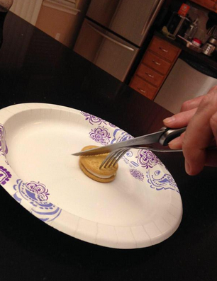 MejoresTwits's tweet photo. Cuando tus padres no están en casa y tienes que cocinar. https://t.co/BXkiIe0lCv