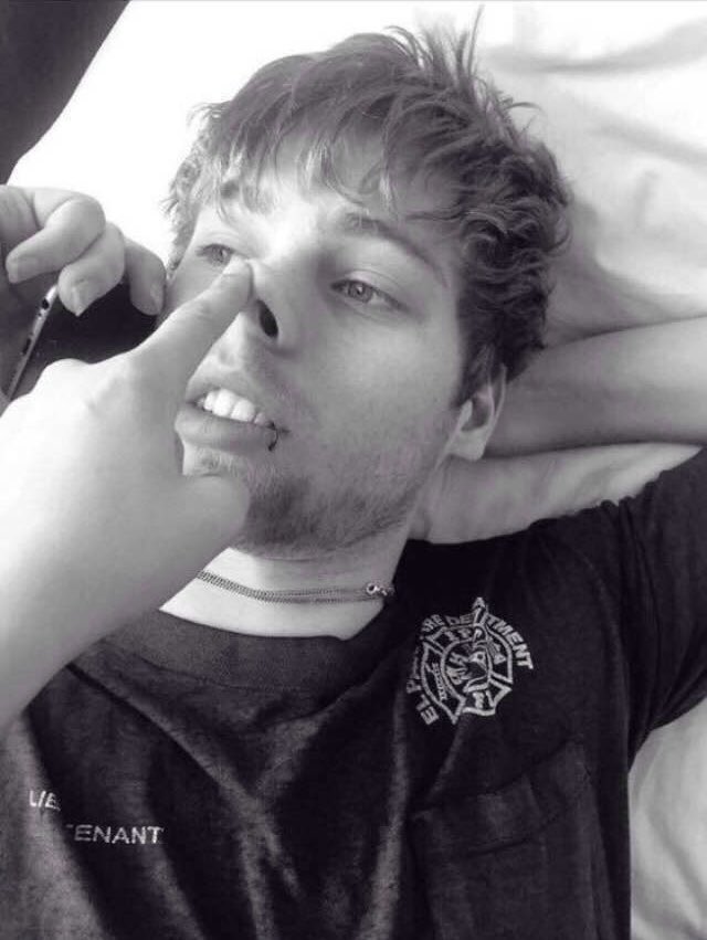 5SCS_Smut's tweet photo. "My lil squish" you tweet about parody Luke. #CuteSCS https://t.co/ROfAW4qKQA