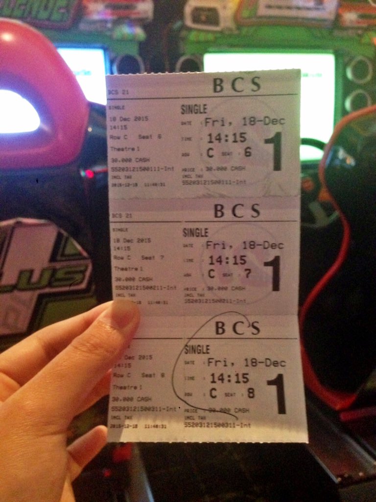 ssherlie's tweet photo. Bang.. Gw kebelet pipis, tapi gw tahan sampe filmnya selesai. Ga nyesel nahan pipis :') @radityadika https://t.co/jMmreE57jm