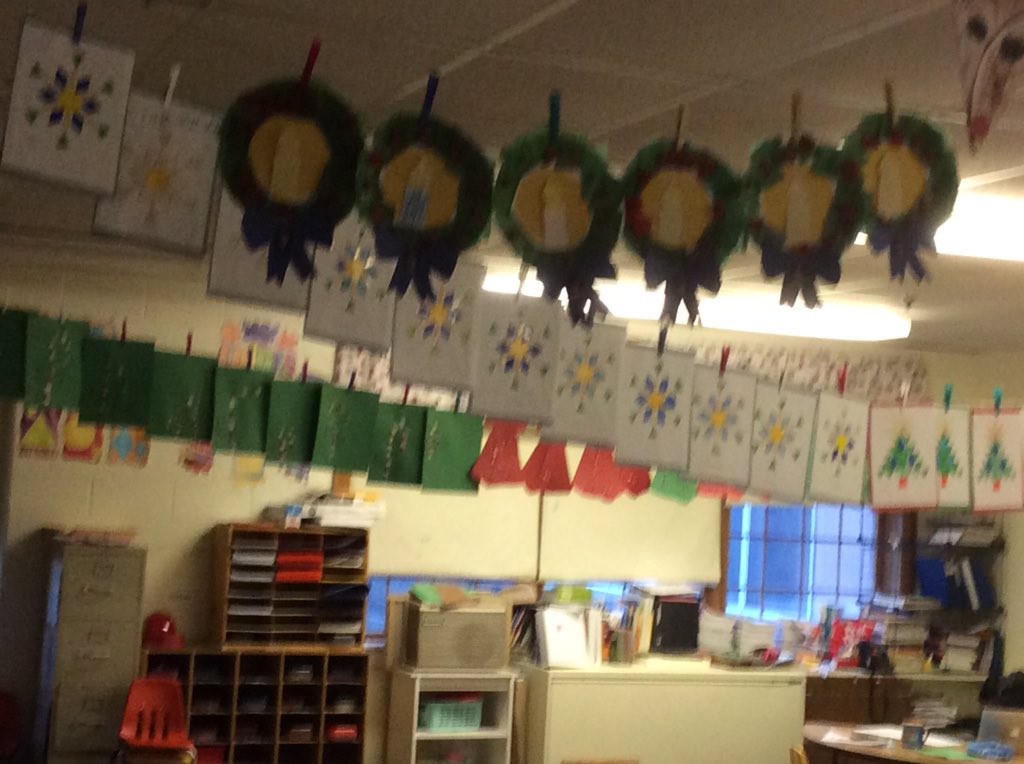 MooreKinder1981's tweet photo. Looking like the holidays in #kindergarten #OOBSchools https://t.co/Q0VAxCseH5