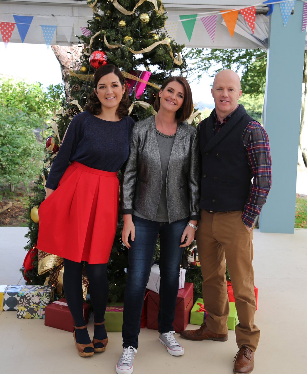 IrishBakeOff's tweet photo. Join @LillyHiggins @PastryPaulKelly @annanolan70 for tonight's #GIBOXmasSpecial at 9pm! Add some sparkle this xmas! https://t.co/tKK9jimWYc