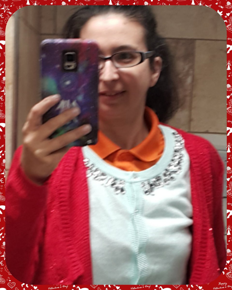 Lucie1003's tweet photo. What??? Sequins?! #d32uglysweater https://t.co/hP0Xelpzpq